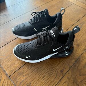 Nike Black/White Air Max 270 Sport Sneakers